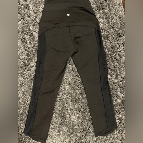 Lululemon 3/4 length leggings womens size 4 - Picture 2 of 3